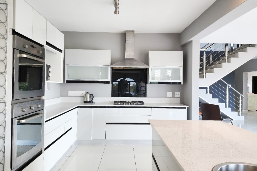 6 Bedroom Property for Sale in Gonubie North Eastern Cape